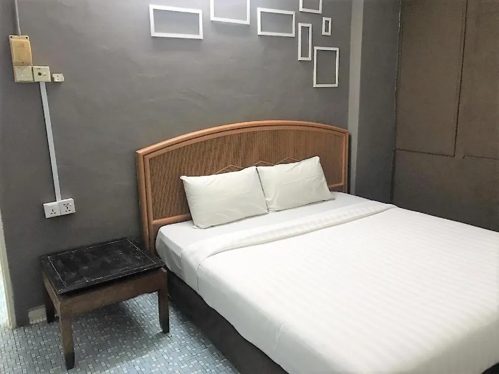 Oyo 90645 Pelangi Baru Hotel Johor Bahru 2*,  Malaysia