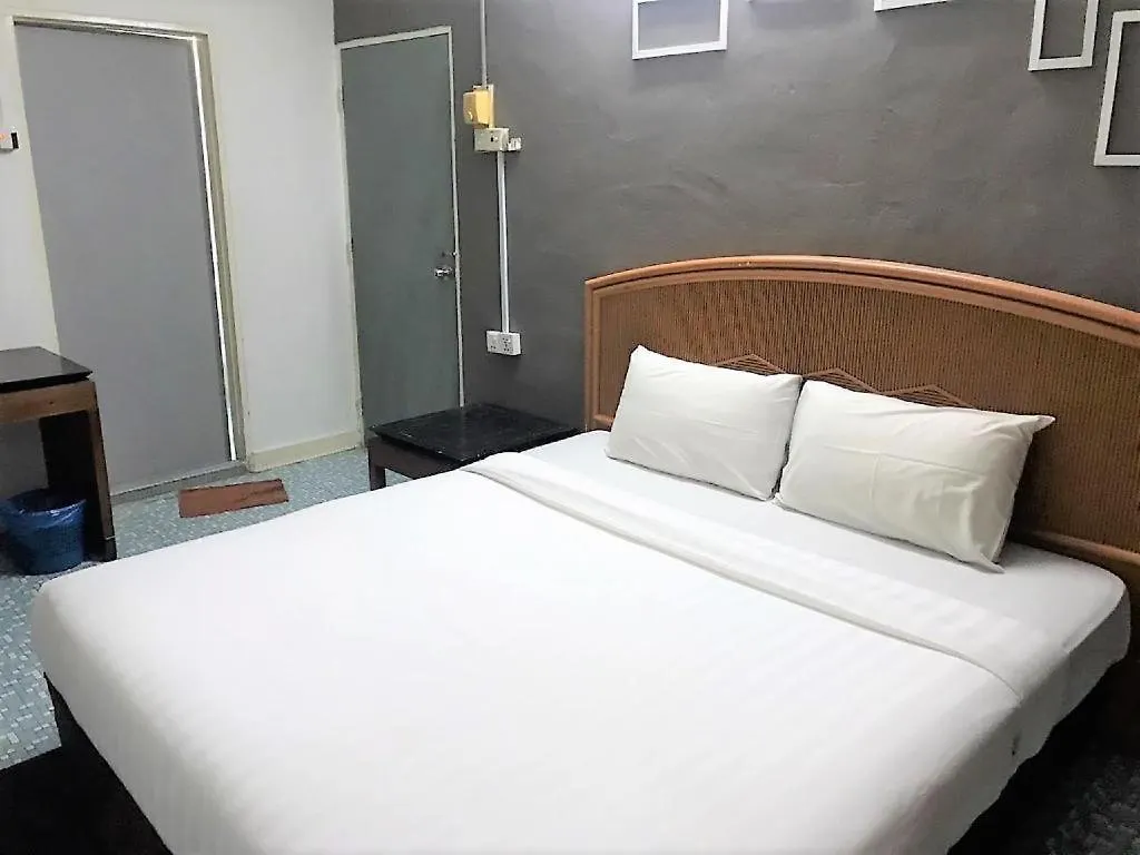 Oyo 90645 Pelangi Baru Hotel Johor Bahru 2*,  Malaysia
