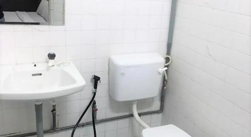 Oyo 90645 Pelangi Baru Hotel 조호르 바루