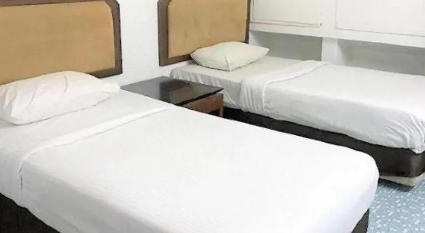 Oyo 90645 Pelangi Baru Hotel 조호르 바루