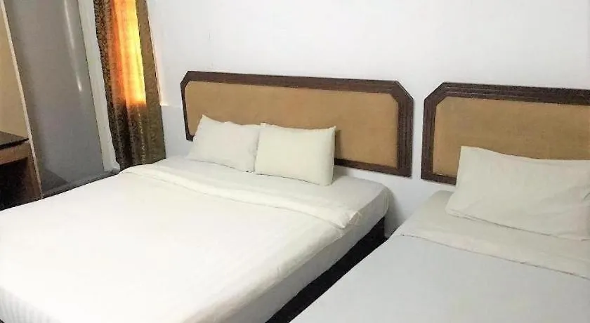 Oyo 90645 Pelangi Baru Hotel 조호르 바루 2*,