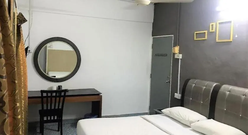Oyo 90645 Pelangi Baru Hotel 조호르 바루